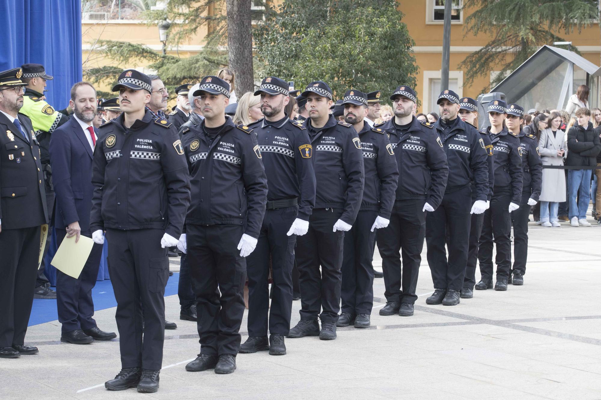 Entrega de despachos a la 53 promoción de la Policía Local de València