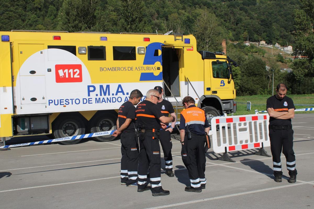 Así fue el rescate del hombre de 80 años desparecido en Laviana, encontrado esta mañana Así fue el rescate del hombre de 80 años desparecido en Laviana, encontrado esta mañana