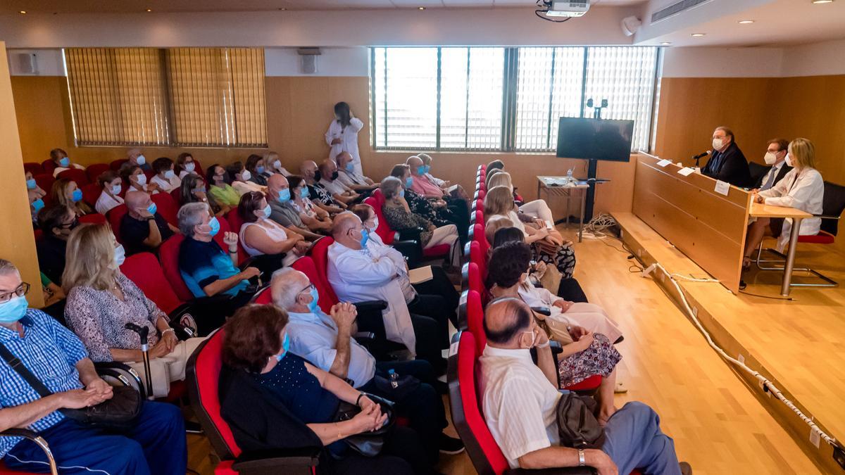 Un total de 70 personas, pacientes de diferentes patologías, participaron activamente en la jornada celebrada el pasado martes en el Hospital de Sant Joan.