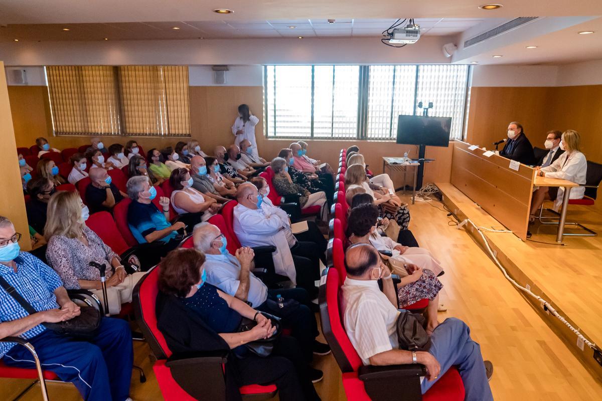 Un total de 70 personas, pacientes de diferentes patologías, participaron activamente en la jornada celebrada el pasado martes en el Hospital de Sant Joan.