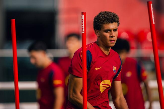 Hamza relaja la obsesión del Barça por el 9