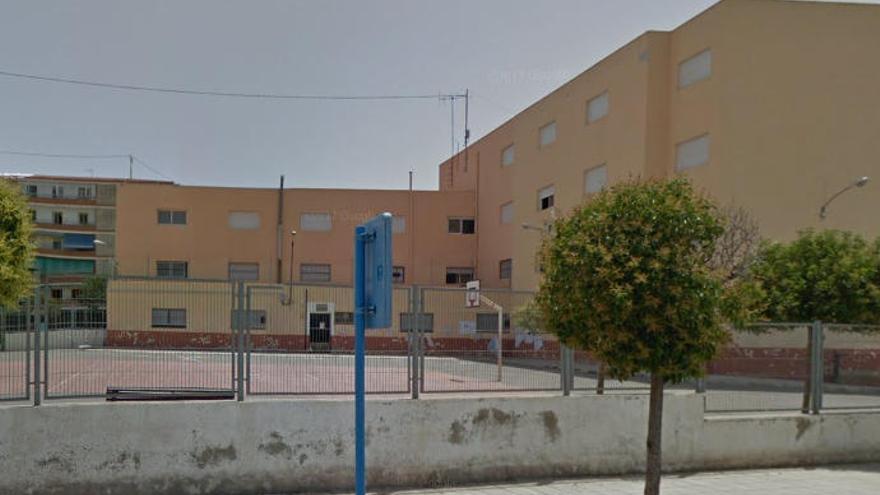 Condenada por agredir a la pareja de su exmarido en un colegio de Alicante