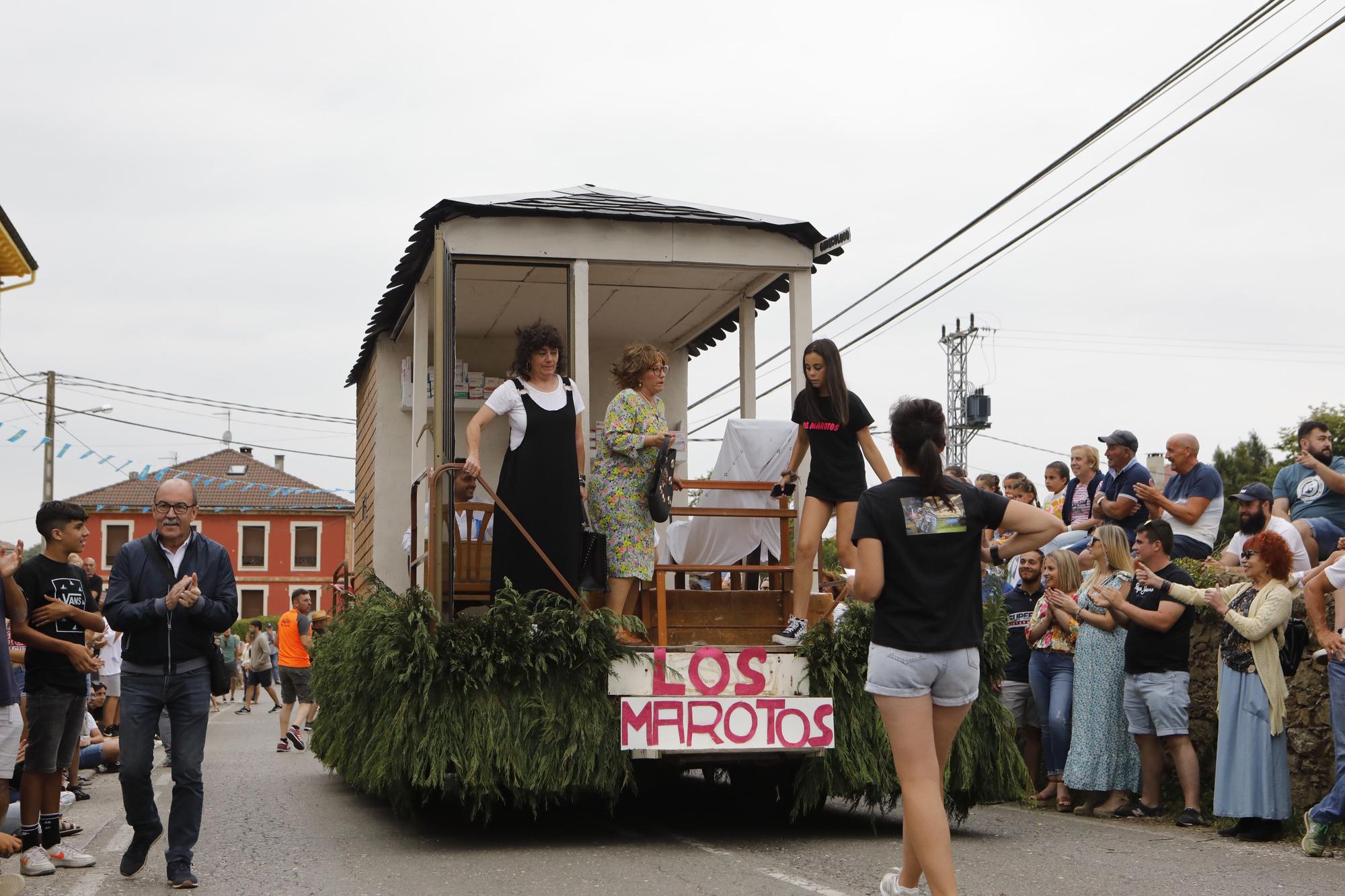 En imágenes: Las carrozas de Valdesoto vuelven con muchas risas