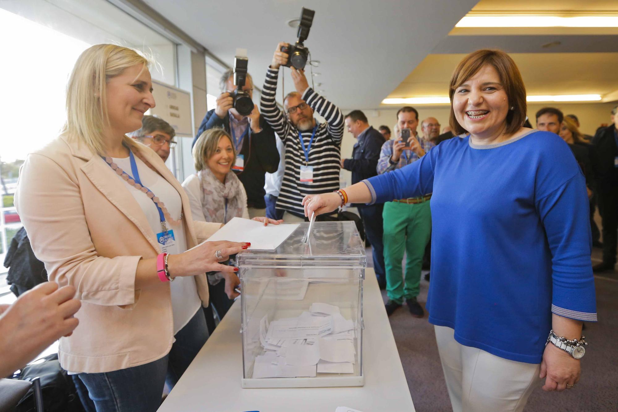 Las dos décadas (por ahora) en política de Isabel Bonig en en imágenes