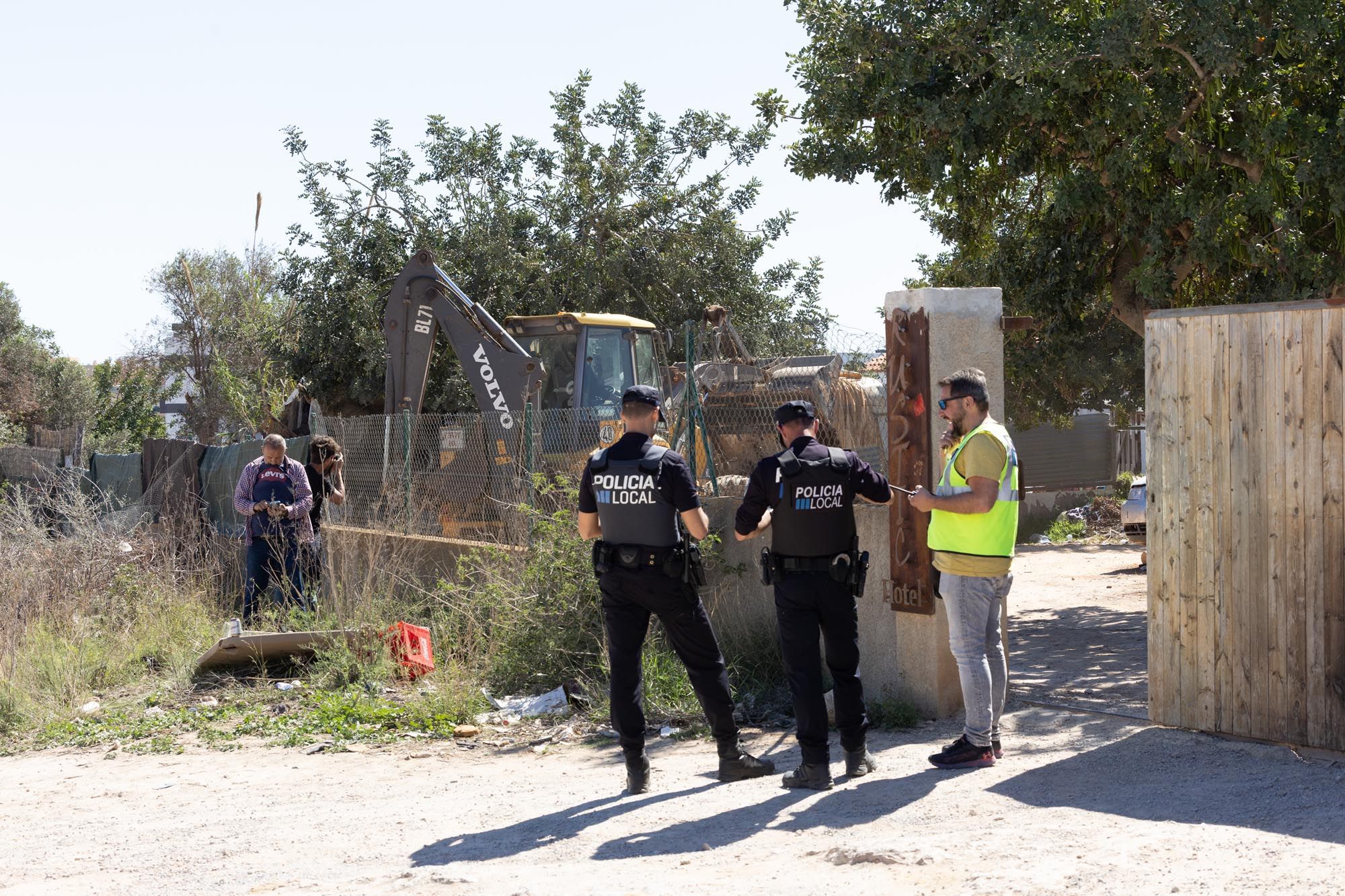 Comienza el desalojo del poblado ilegal de infraviviendas en Ibiza