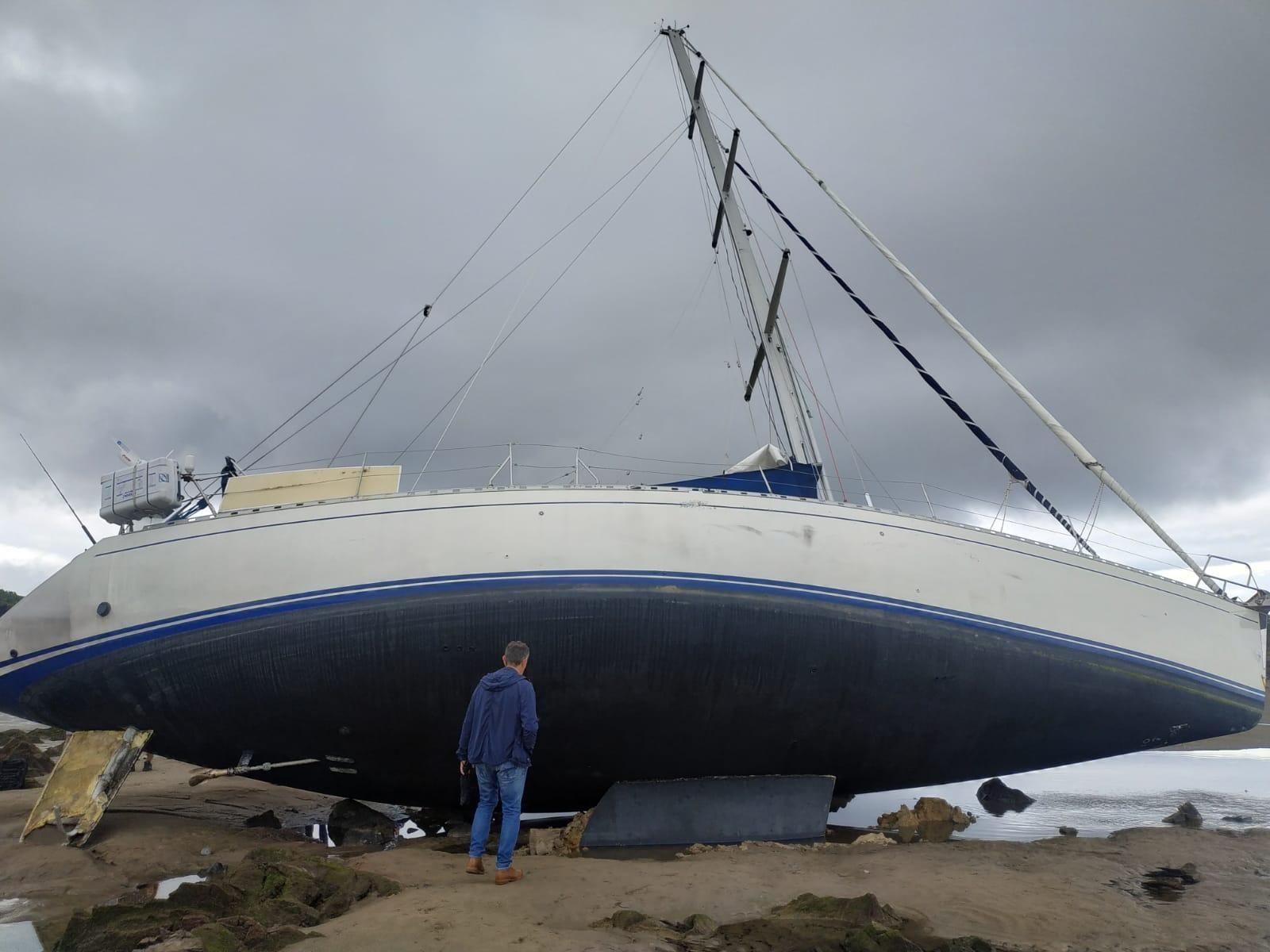 VELERO VARADO (7).jpeg