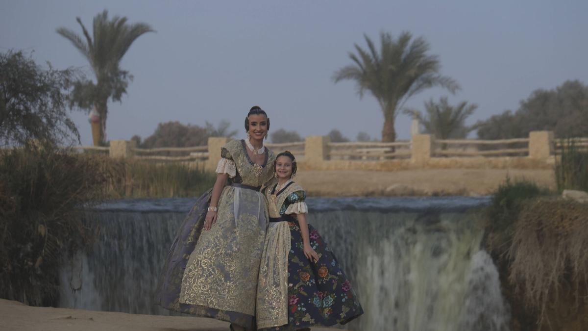 Las falleras mayores en el Oasis de Wadi El Rayan