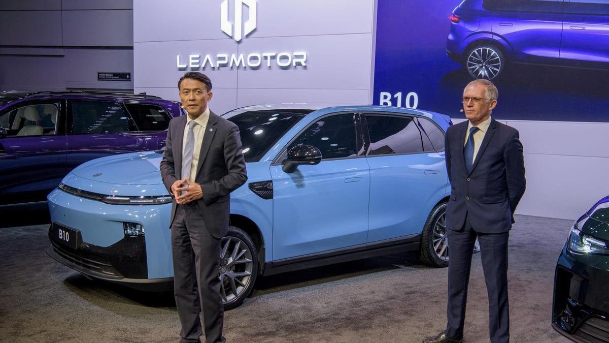 Tianshu Xin, CEO de Leapmotor International, en la presentación del 'B10' en el Salón de Automóvil de París.