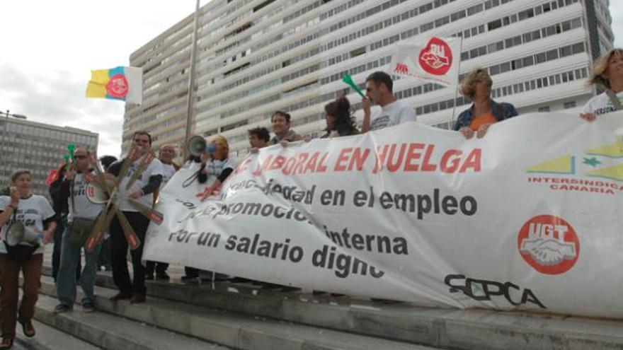 Protesta del personal laboral de la Administración autonómica. i LA PROVINCIA/DLP