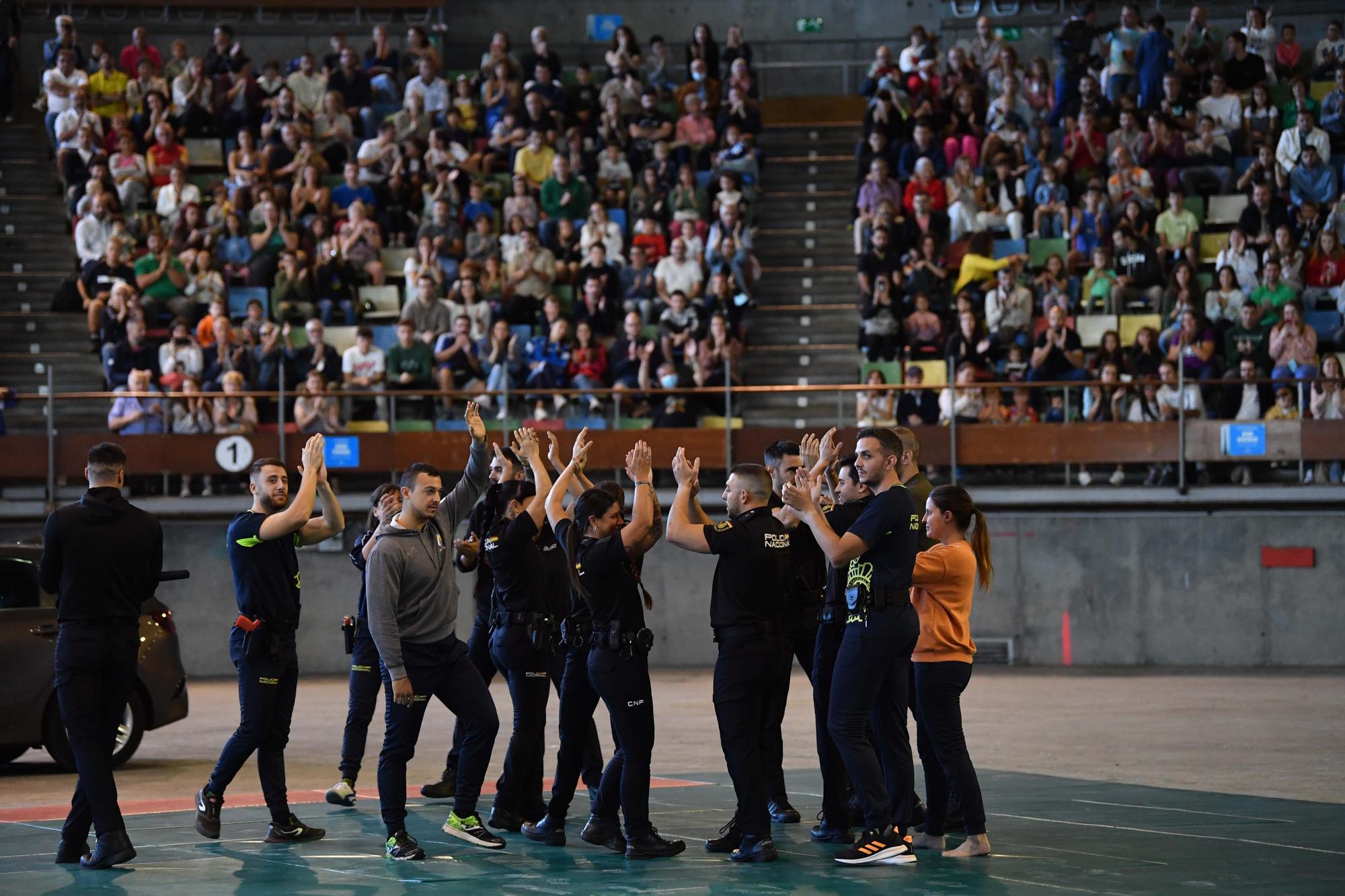 Exhibición de la Policía Nacional en el Coliseum de A Coruña