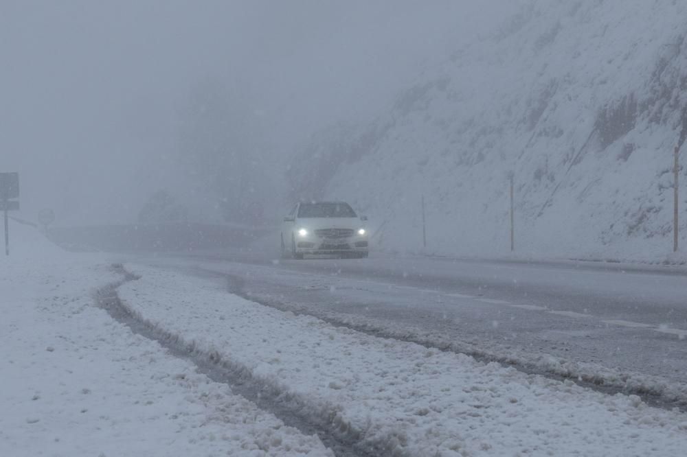 Nieve en el puerto de Pajares