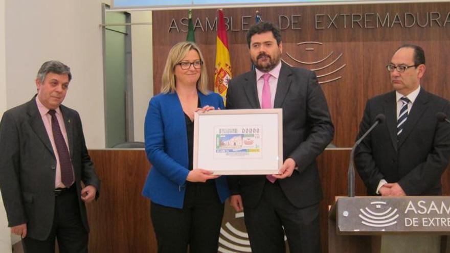 La Asamblea de Extremadura está representada en 5,5 millones de cupones de la ONCE