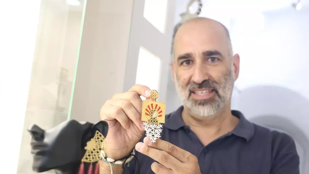 Álvaro Larrosa, joyero y diseñador del logo: "Con la IGP tendremos más prestigio y podremos mostrar una tradición real de Córdoba"