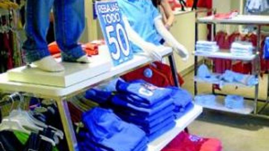 Los primeros días de rebajas transcurren con tranquilidad