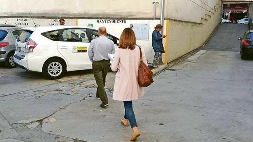 La fiscal y el juez de guardia de Palma ayer tomaron un taxi desde Vía Alemania al hospital Son Espases.