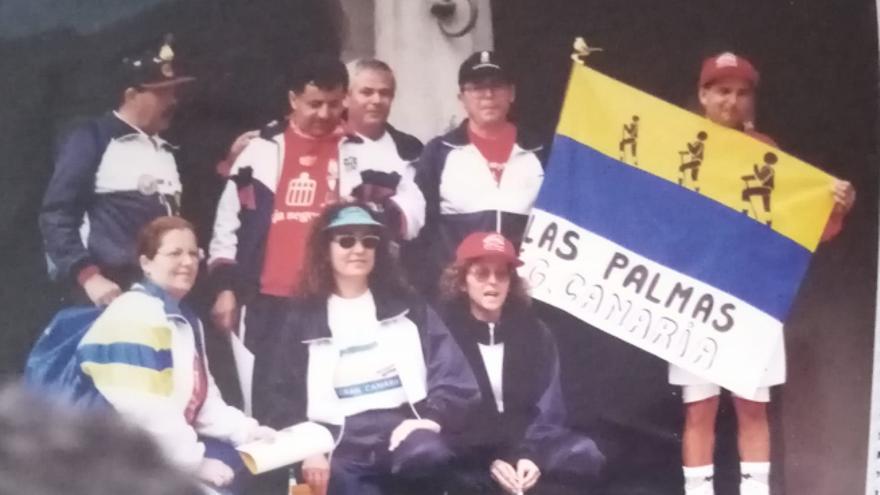 Un grupo de canarios en Segovia a principios de los 2000.