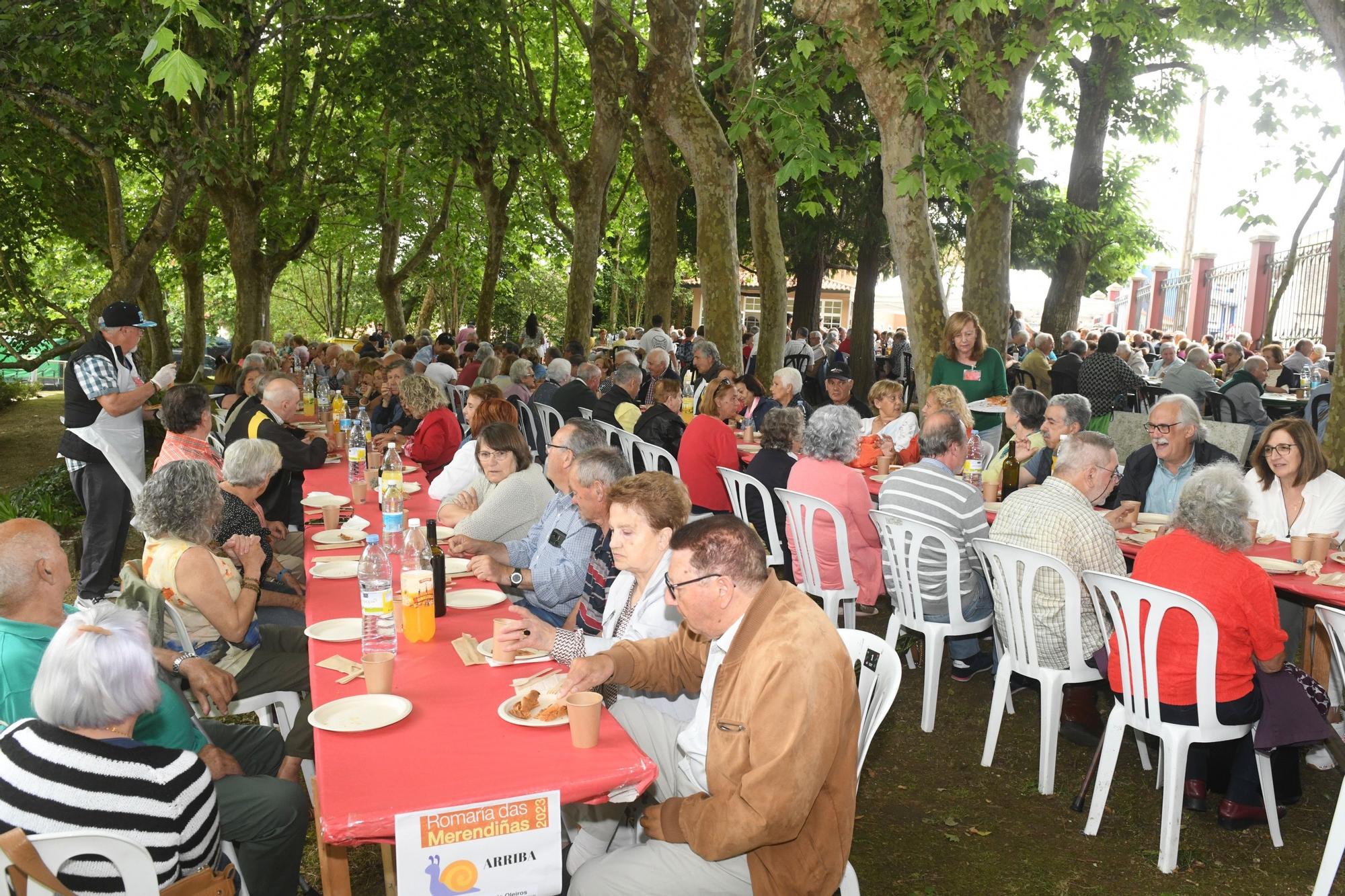 La Romería das Merendiñas congrega a más de un millar de vecinos en Oleiros