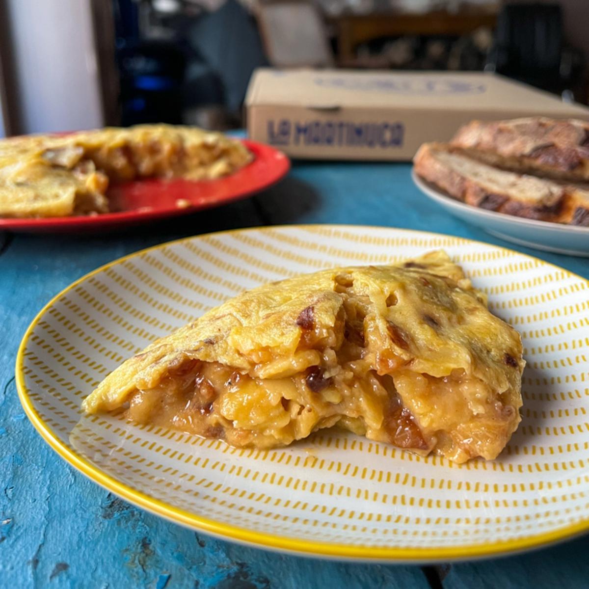 Durante tres horas, el local ofrecerá hasta 300 desayunos gratuitos para llevar, compuestos por una porción de tortilla española y un café