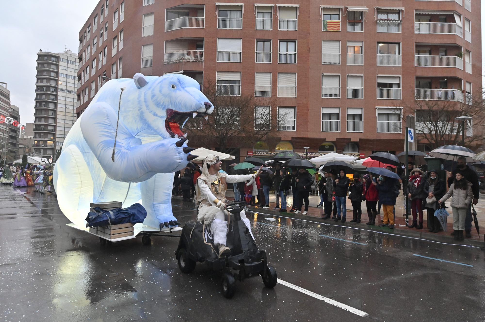 Teatro y música en el desfile de animación de la Magdalena