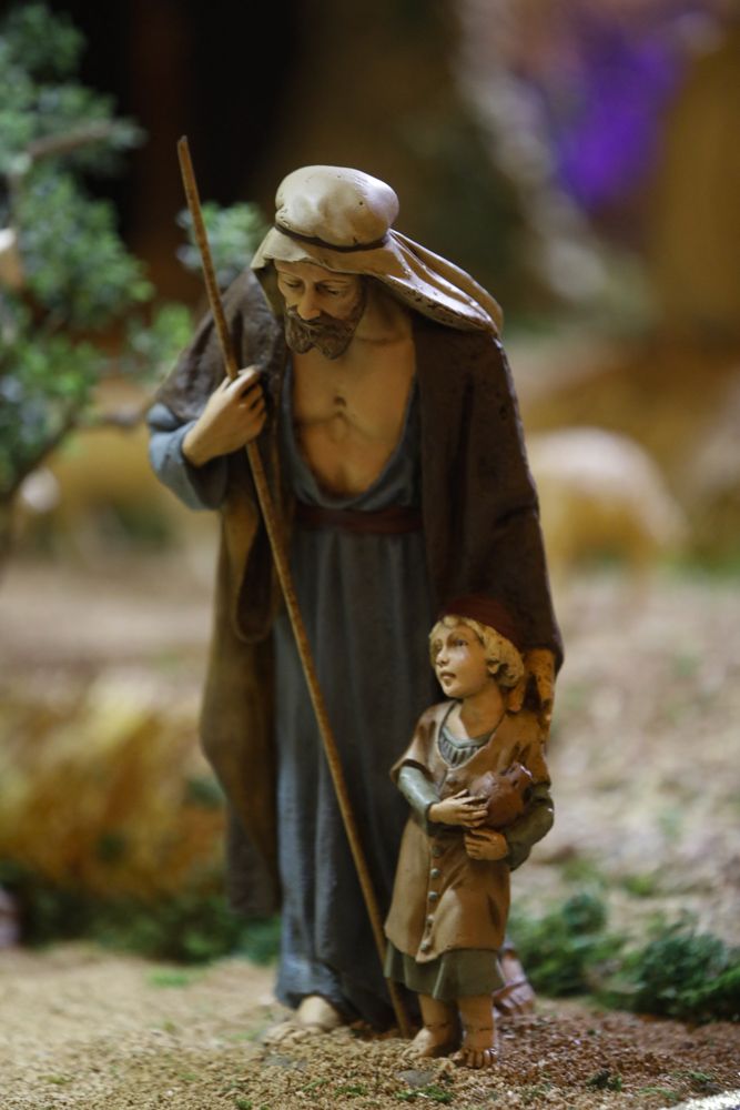 El Belén de Aprendices, con figuras de 1946, ya se puede visitar en la iglesia de Begoña del Port de Sagunt.