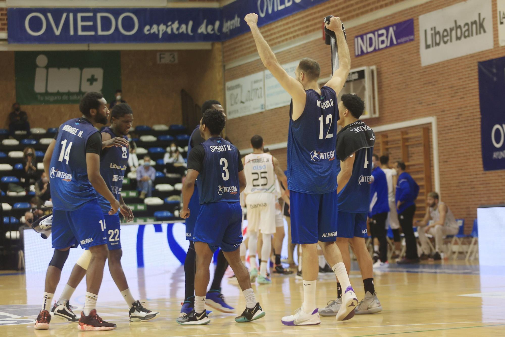 Un Liberbank Oviedo Baloncesto arrollador pasa por encima del Palmer Palma (105-67)