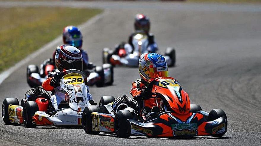 Christian Costoya, ayer, liderando el Warm Up en Zuera.