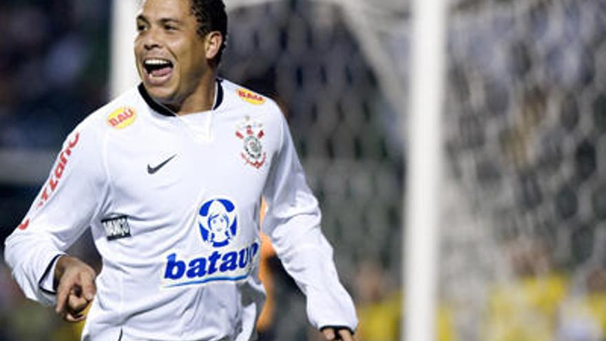 Como en los viejos tiempos. Ronaldo ya ha marcado 11 goles en 19 partidos defendiendo la camiseta del Corinthians de su Brasil natal.