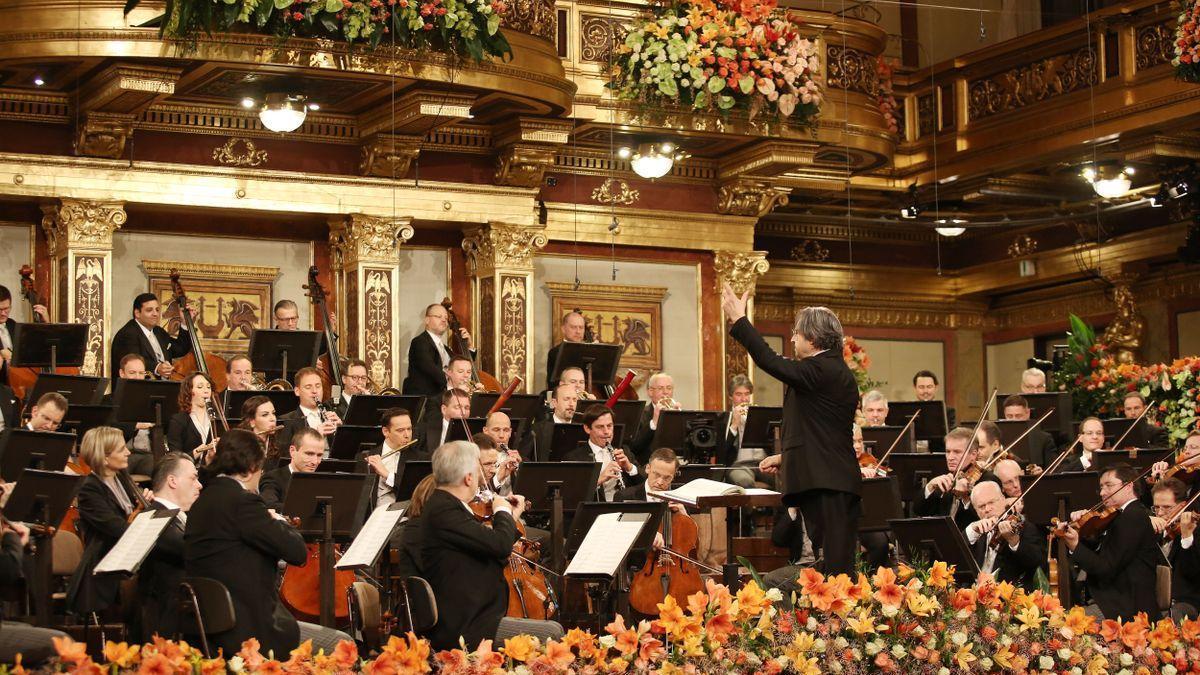Riccardo Muti dirige en una sala vacía el Concierto de Año Nuevo de Viena