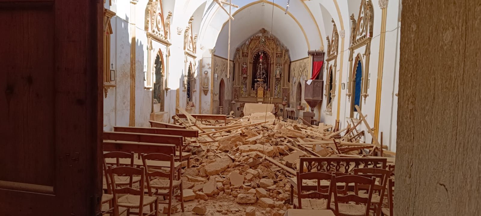 Manacor | El derrumbe de la cubierta de la iglesia de Son Negre, en imágenes