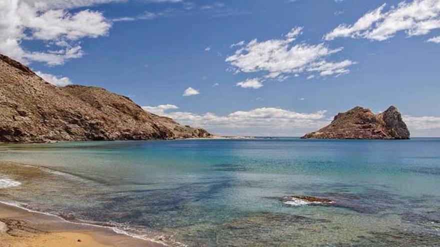 Encuentran el cadáver de un hombre en la playa de Hornillo de Águilas