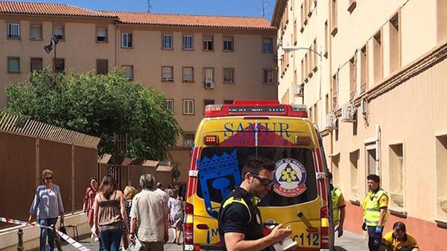 La ambulancia del Samur que atendió al fallecido en Madrid.