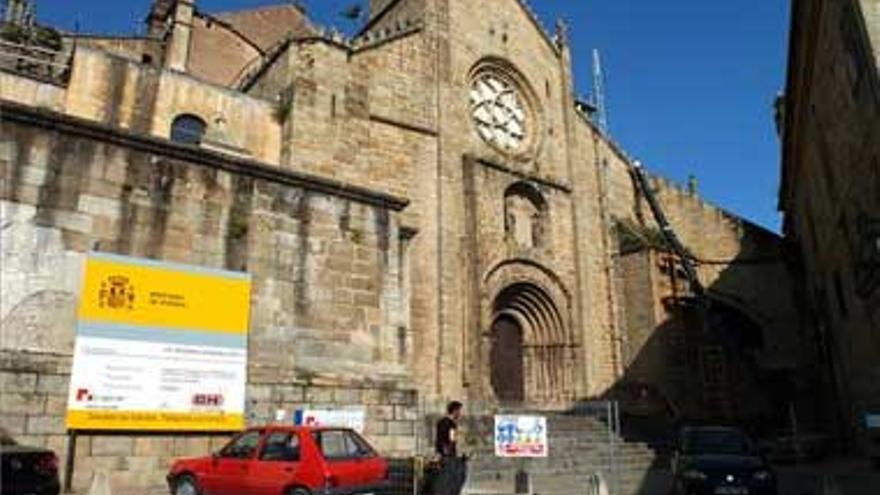 La catedral Vieja asumirá antes de agosto los oficios religiosos