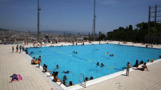 Adiós a la prohibición de hacer toples en las piscinas: el Govern advierte de que es discriminatorio