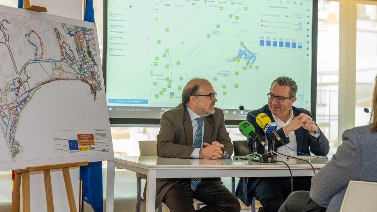 El consejero delegado de SICE y el alcalde de Benidorm, durante la presentación de esta segunda fase, este martes.