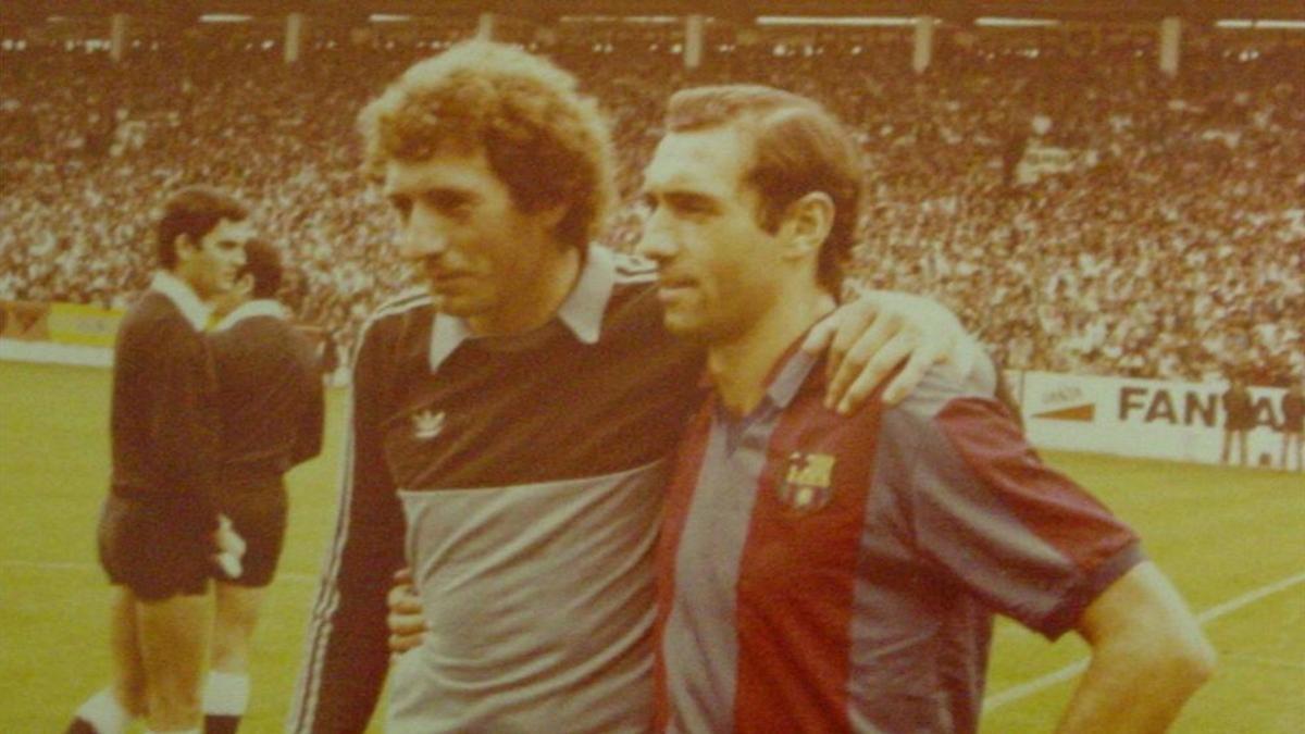 Jesús Castro, junto a su hermano Quini, en una visita del Barça a El Molinón