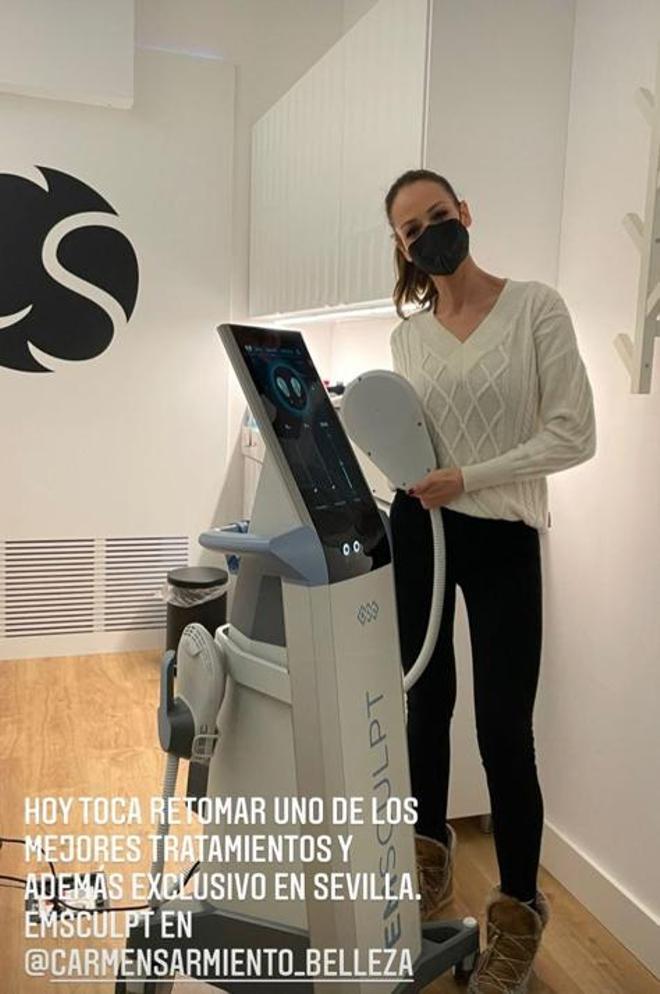 Eva Gonzalez, en la clínica donde se realiza el tratamiento de EMSculpt