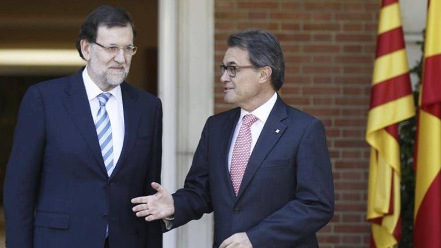 Rajoy rechaza la consulta y avisa de que la inestabilidad política dificulta la recuperación