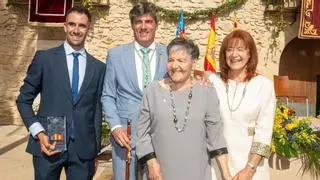 La Vila Joiosa entrega los Premis Nou d'Octubre a Felipe Orts y Vicenta Climent