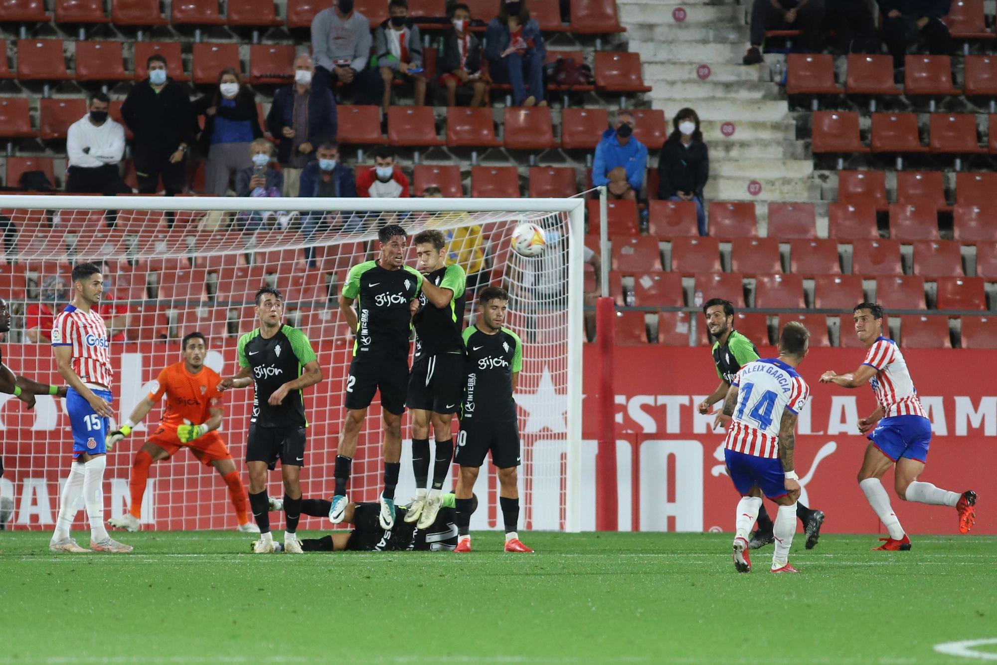 Las imágenes del partido entre el Girona y el Sporting (1-2)