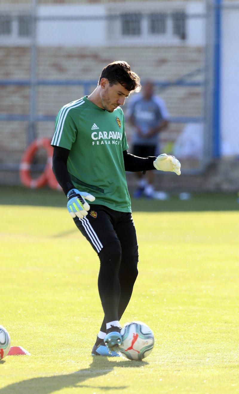 Entrenamiento del Real Zaragoza previo al partido de mañana