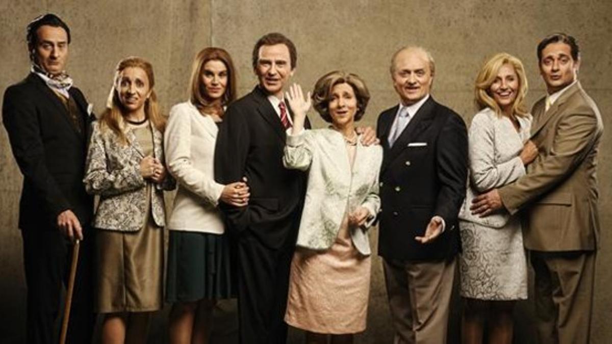 Los actores de 'Polònia' en sus papeles de familia real