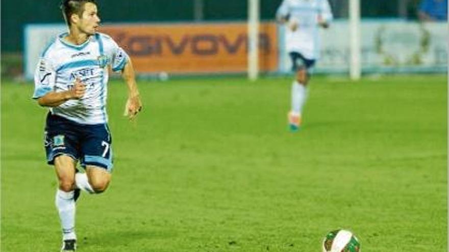 Carles Coto, en una acció amb el San Marino la temporada passada.