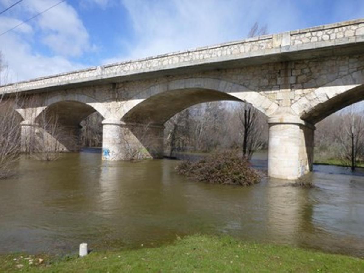 Pese a su nombre, el Puente Nuevo que cruza el Río Jarama fue construido a principios del siglo XX