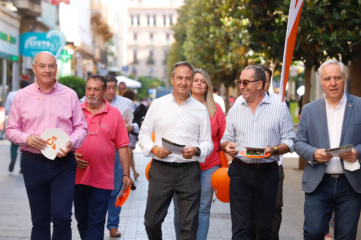 Las imágenes del primer día de campaña de Ciudadanos en Córdoba