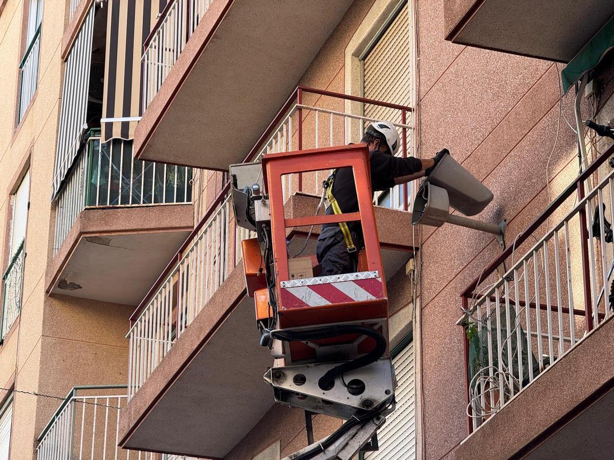Sustitución de luminarias en el barrio de Altabix, en Elche