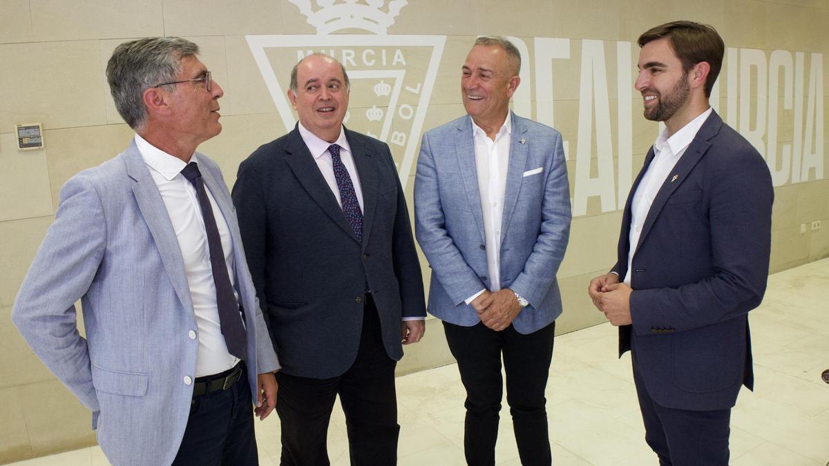 Higinio Pérez, Rafael Marras, Felipe Moreno y Juanjo Fernández, ayer en la rueda de prensa en el estadio grana.