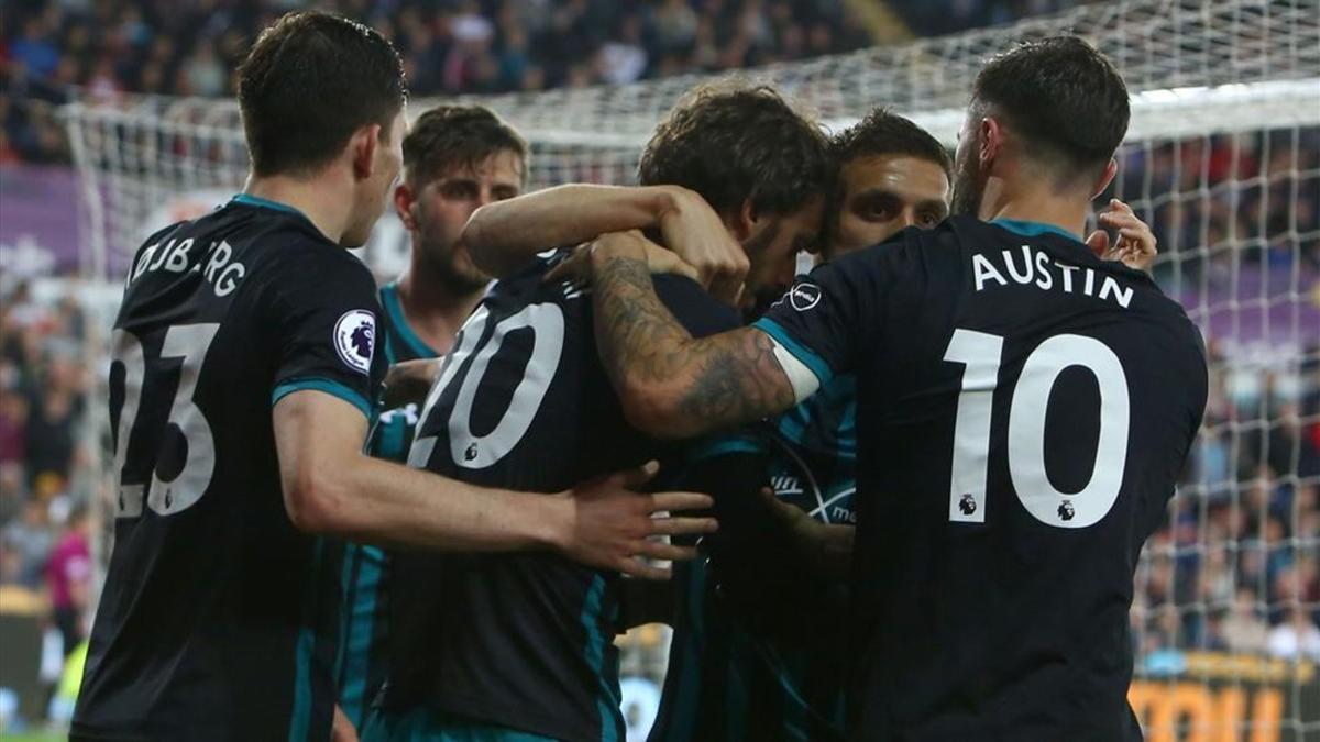 Los jugadores del Southampton celebran el 0-1 y media salvación