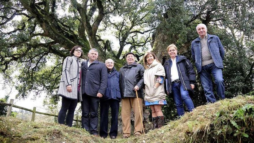 Isabel López, Manuel Cuiña, Gerardo Comeau, Manuel López, Beatriz Mato, Ana María López y Benito Saavedra. // Bernabé/Javier Lalín