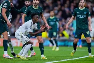 ¿Por qué la afición del Madrid pitó a Vinicius? Unas estadísticas de su época de novato