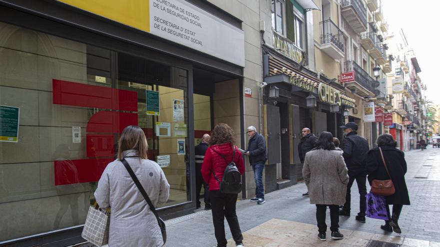 El importante mensaje de la Seguridad Social para trabajadores y pensionistas: &quot;Es obligatorio&quot;